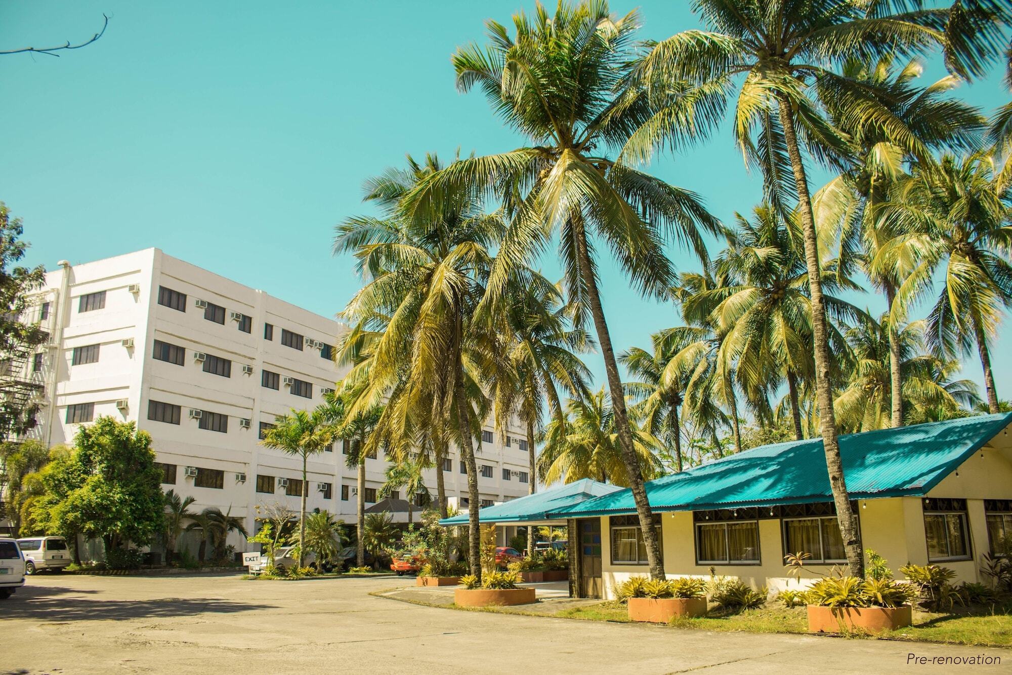 Acacia Hotel Bacolod Exterior photo